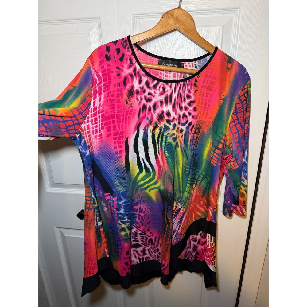 Creation XXL Colorful Abstract Animal Print Sharkbite Hem Tunic Top - Picture 2 of 5
